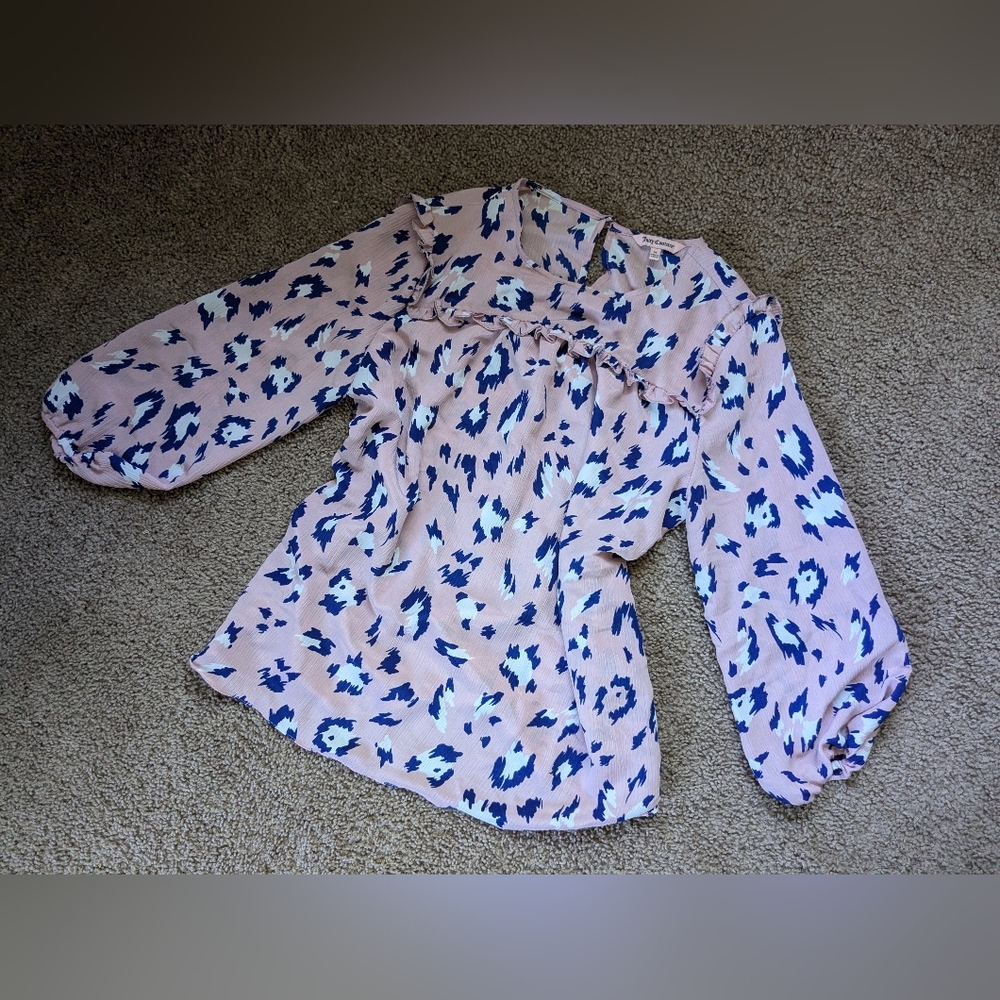 LAST CHANCE / DONATING SOON Juicy Couture Blouse 🩷